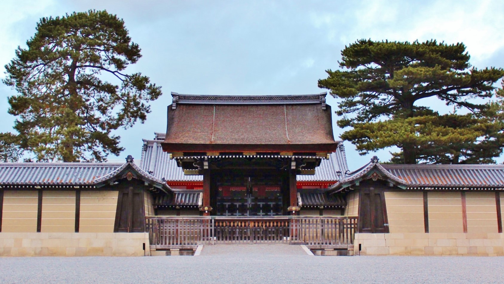 ■京都御所■平安時代から千年以上にわたり天皇がお住まいになり政事が執られた京都御所。