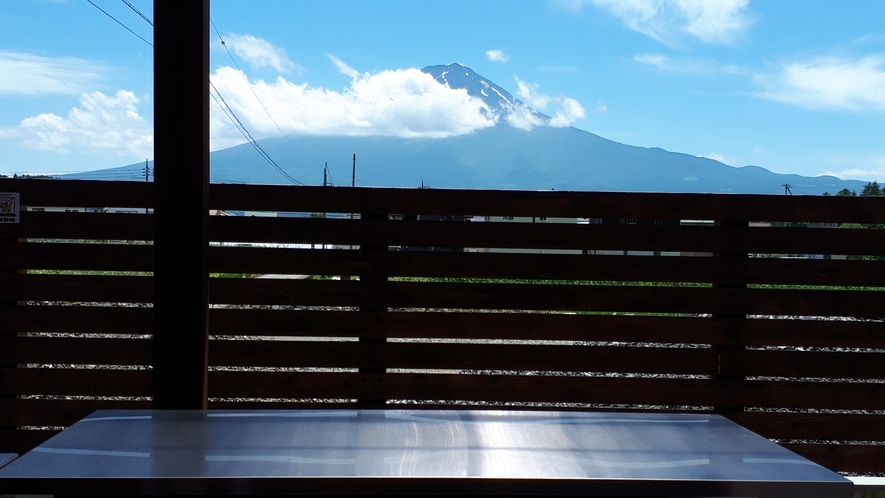  ・【一棟貸切◆ヴィリジアン】BBQテラスから望む富士山！