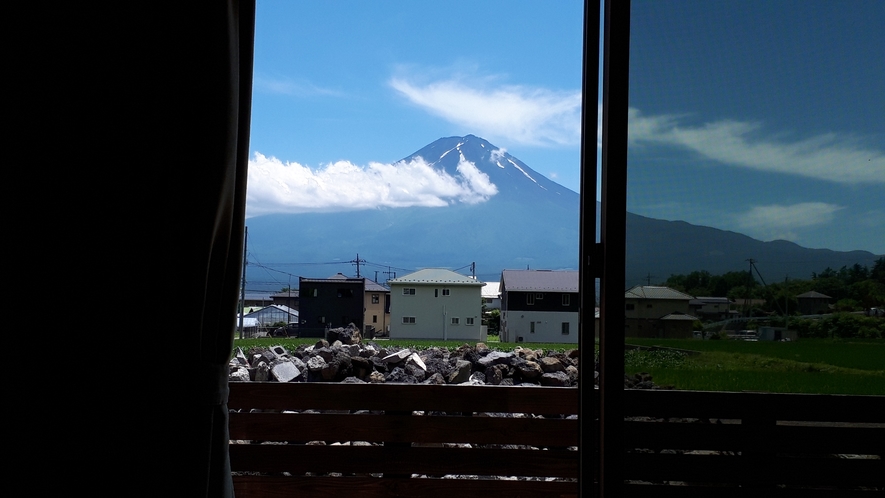 ・【一棟貸切◆インディゴ】ダイニングから望む富士山！