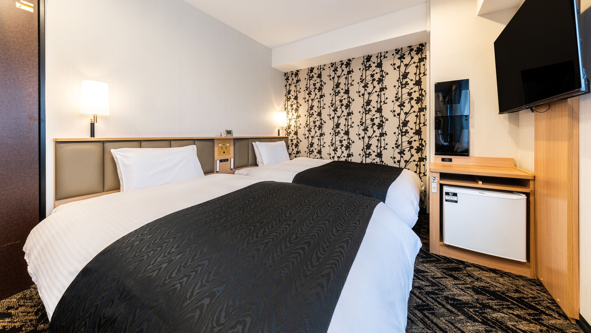 □ 禁煙室 □ ツイン □