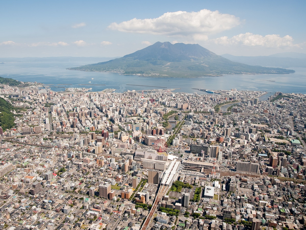 桜島と市街地