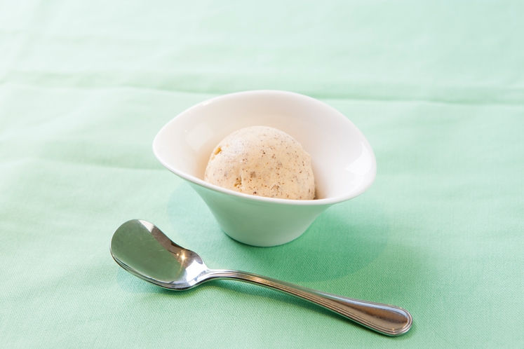 【夕食後デザート】じゅうねんのアイスクリーム