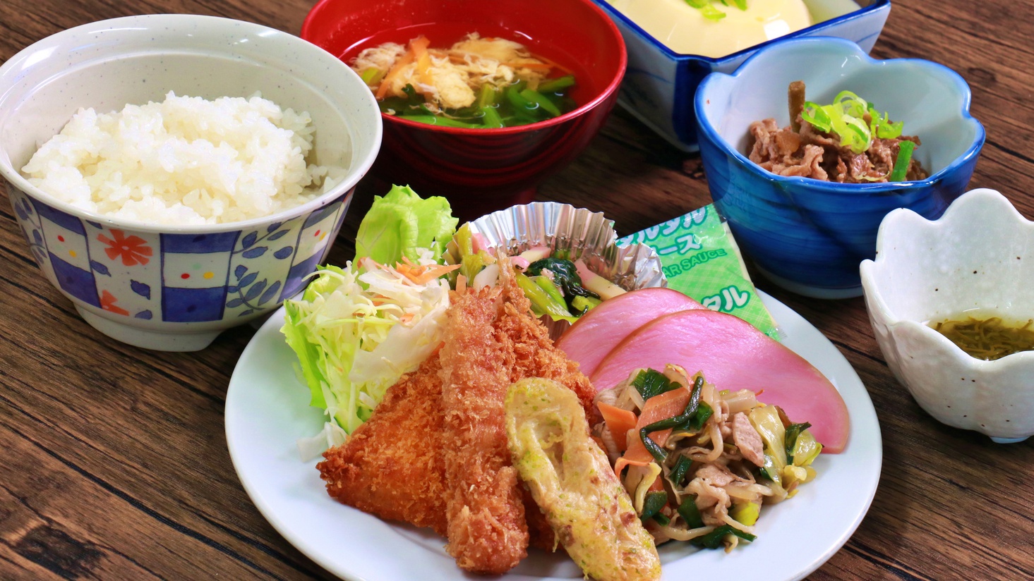【連泊プラン：1泊2食付・アメニティー無】1泊あたり220円引き♪日替わり定食◆金曜日はカレーの日！