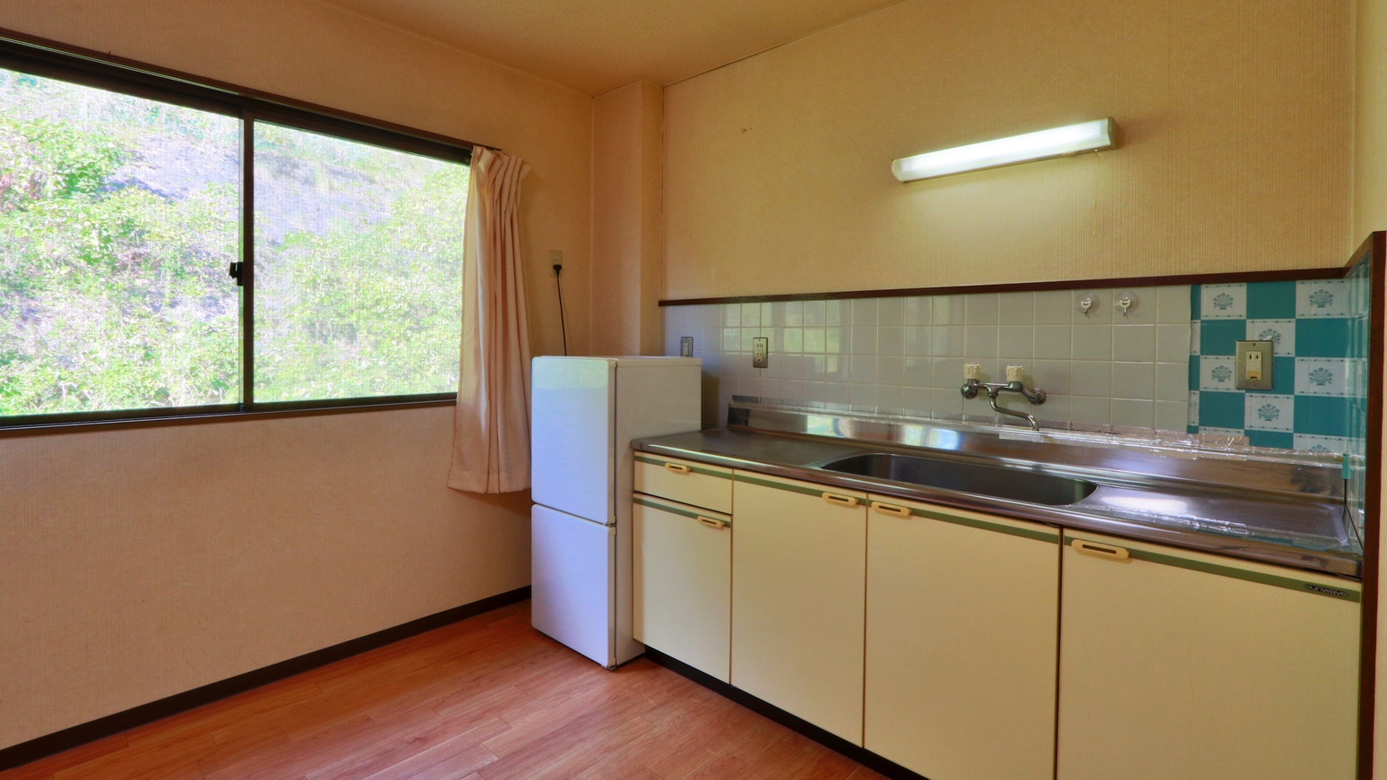 【本館-キッチン付き洋室/UB付】キッチン