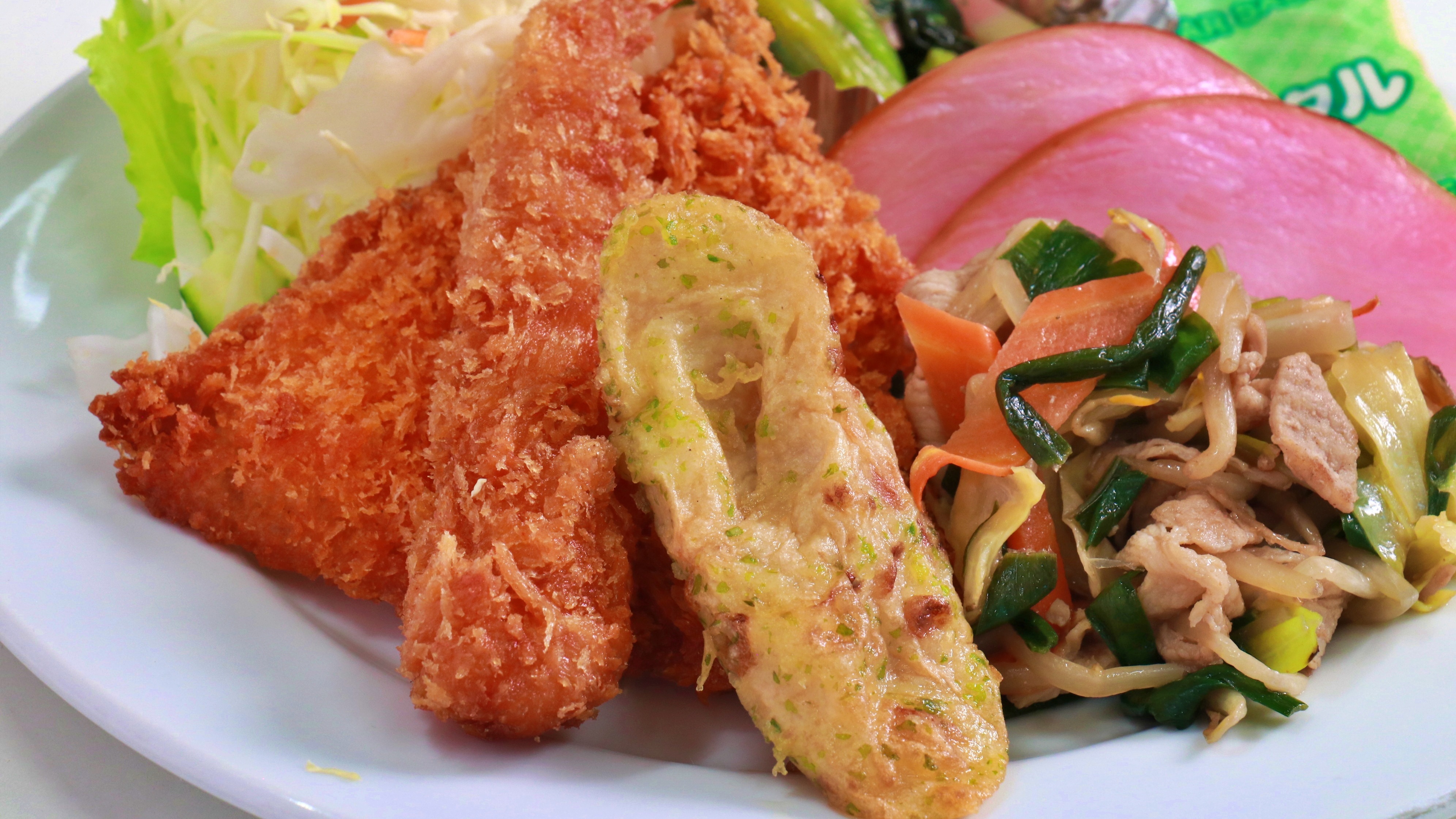 【夕食】滞在の方も安心の日替わりメニューです！ 