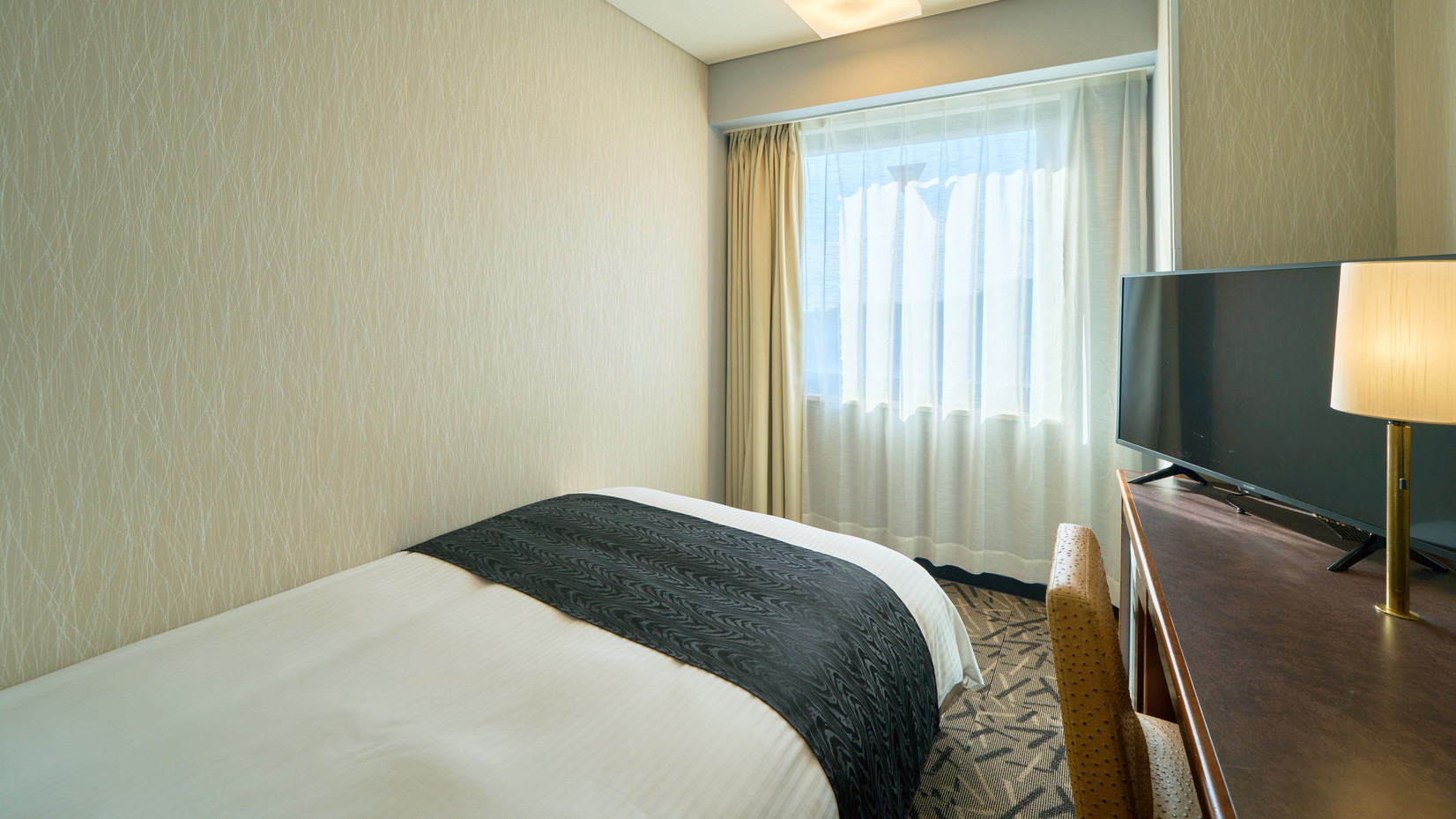 松山城西　セミダブル