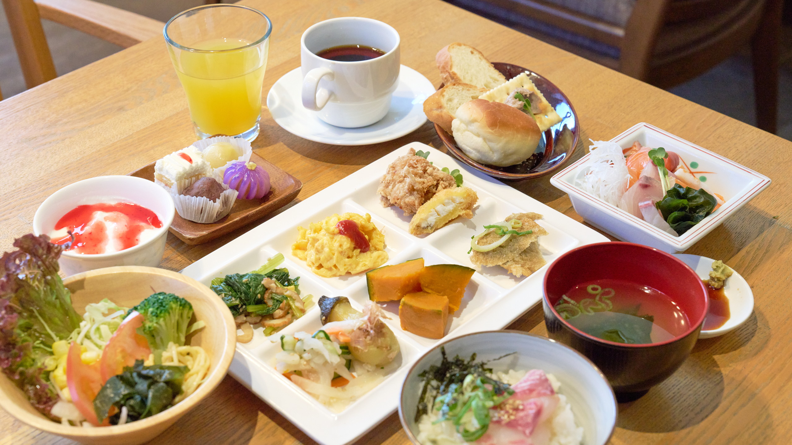 ■【朝食】和洋30種類ビュッフェ（盛り付け例）①