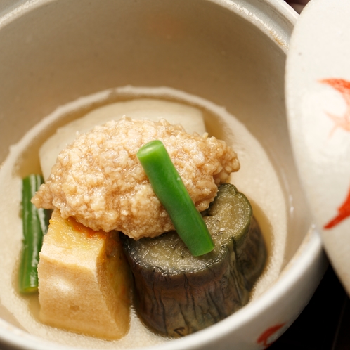 【夕食】山水のこころ懐石『旬夏秋冬』（月替わり） 月ごと、仕入れ状況等により料理内容は変わります。