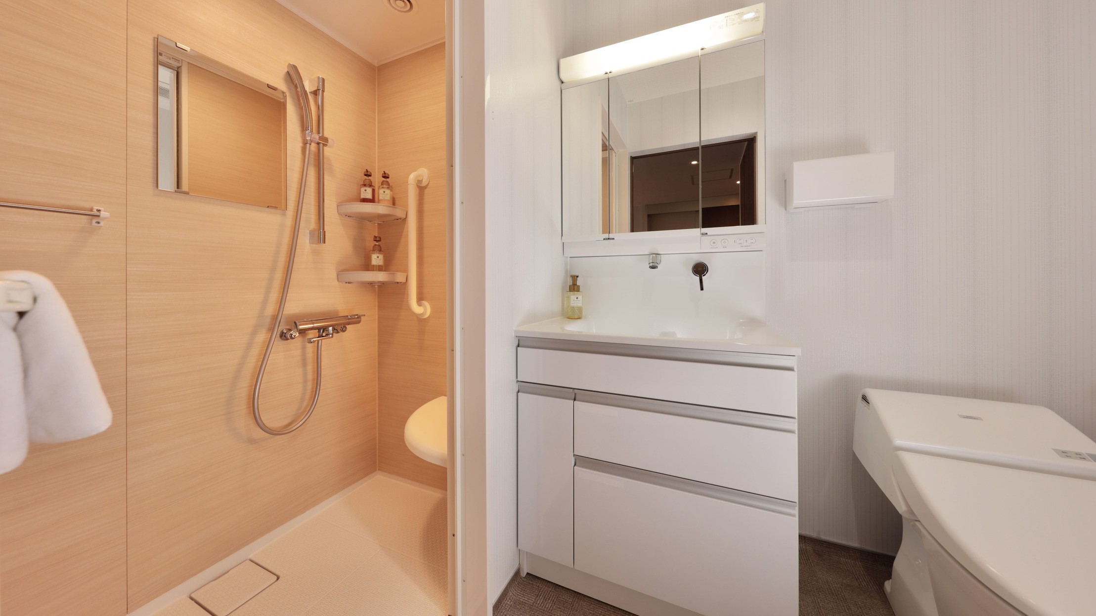 シャワールーム　※一部客室のみ