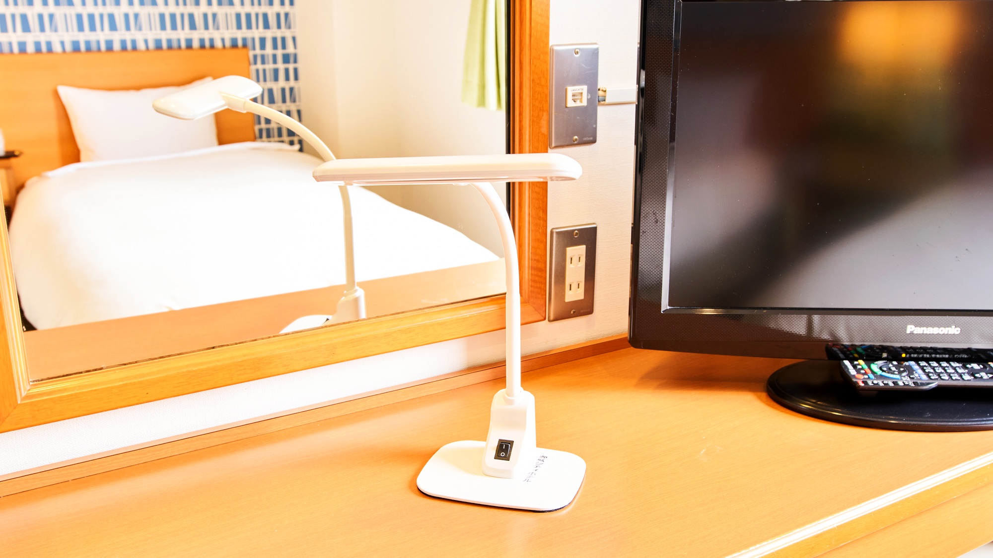 ・【貸出】電気スタンドをご要望の際にはフロントまでお声がけください