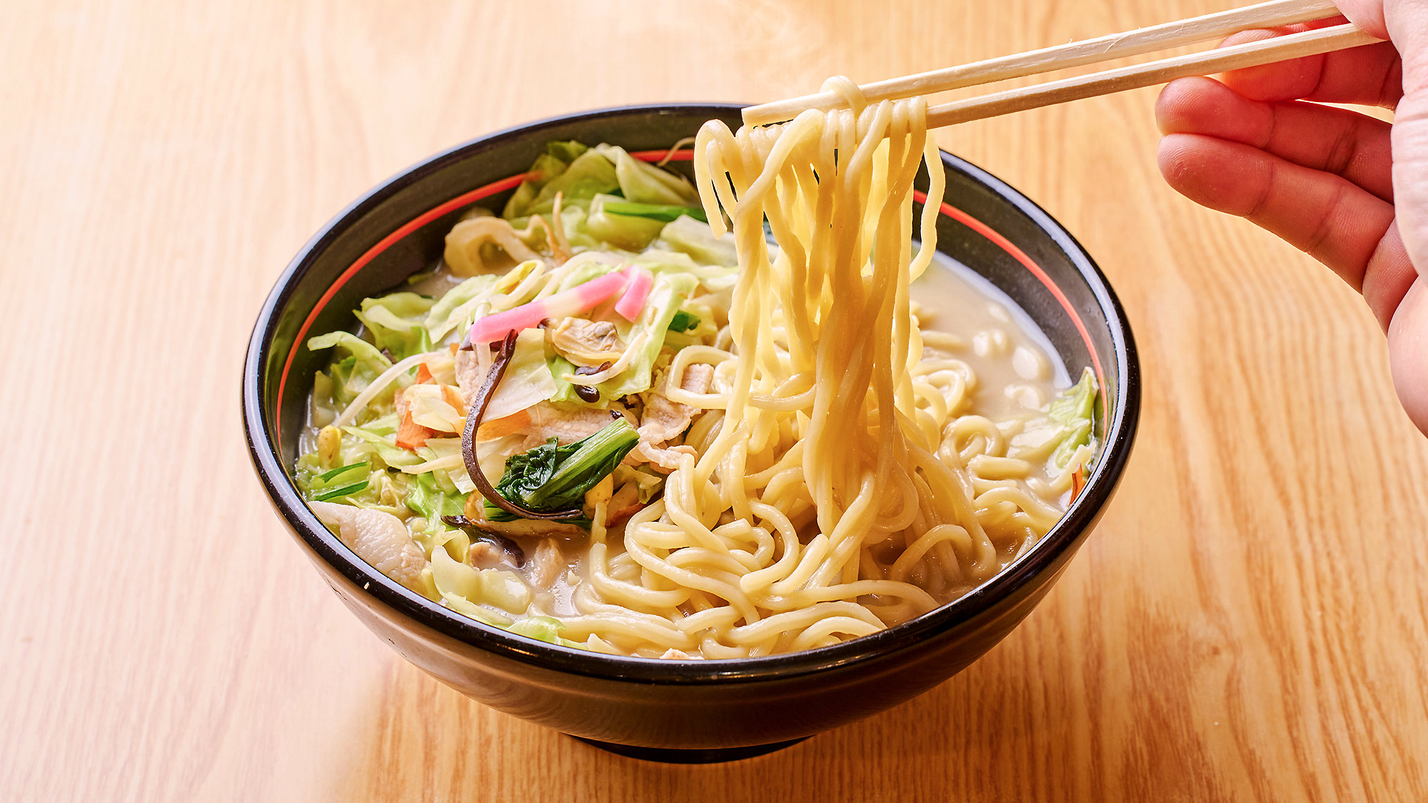 ・【味処おいし家】長崎名物の「ちゃんぽん」もご用意しております