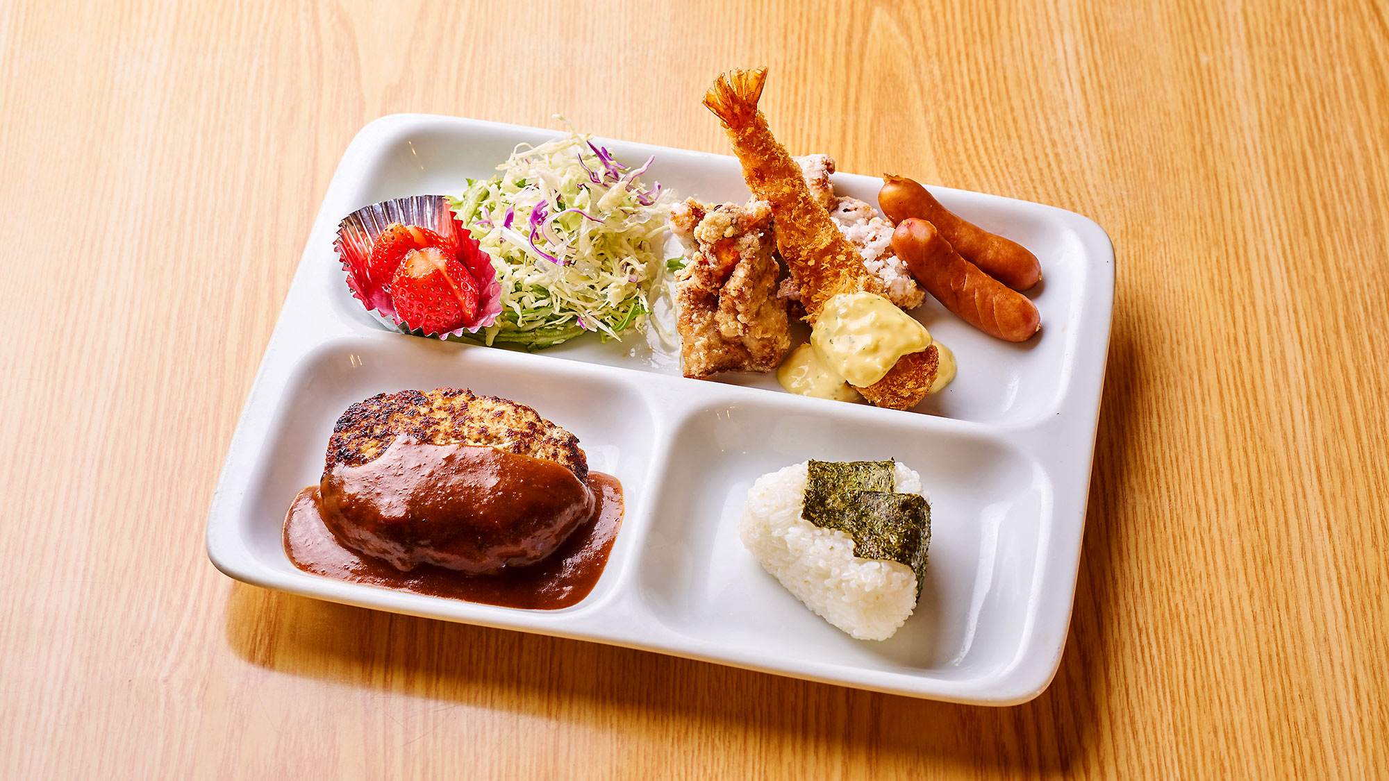 ・【味処おいし家】美味しいものを少しずつ。お子さまプレートで笑顔あふれる夕食時間に　※要事前予約