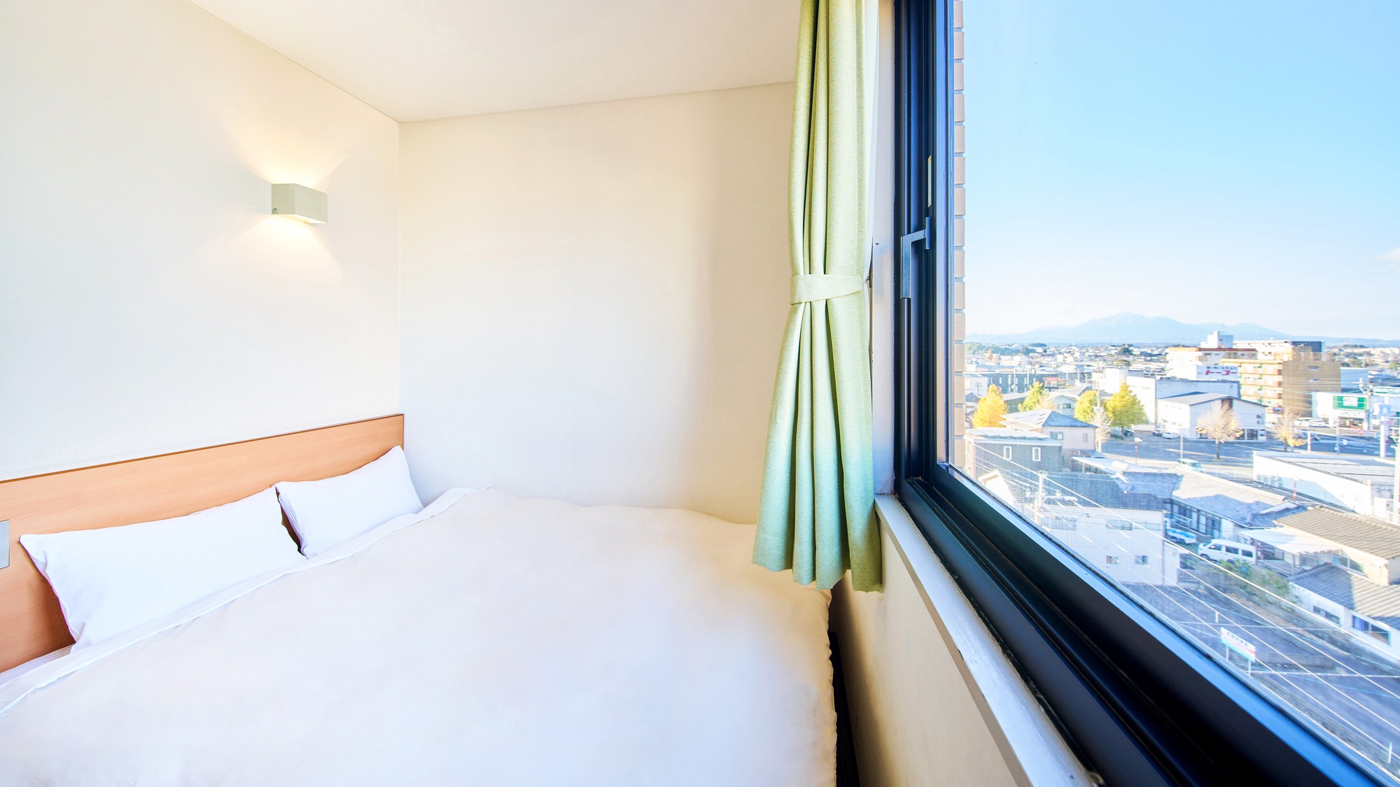 ・【ダブルルーム】全室に無料WIFI、バス、温水洗浄便座付きトイレを完備しております