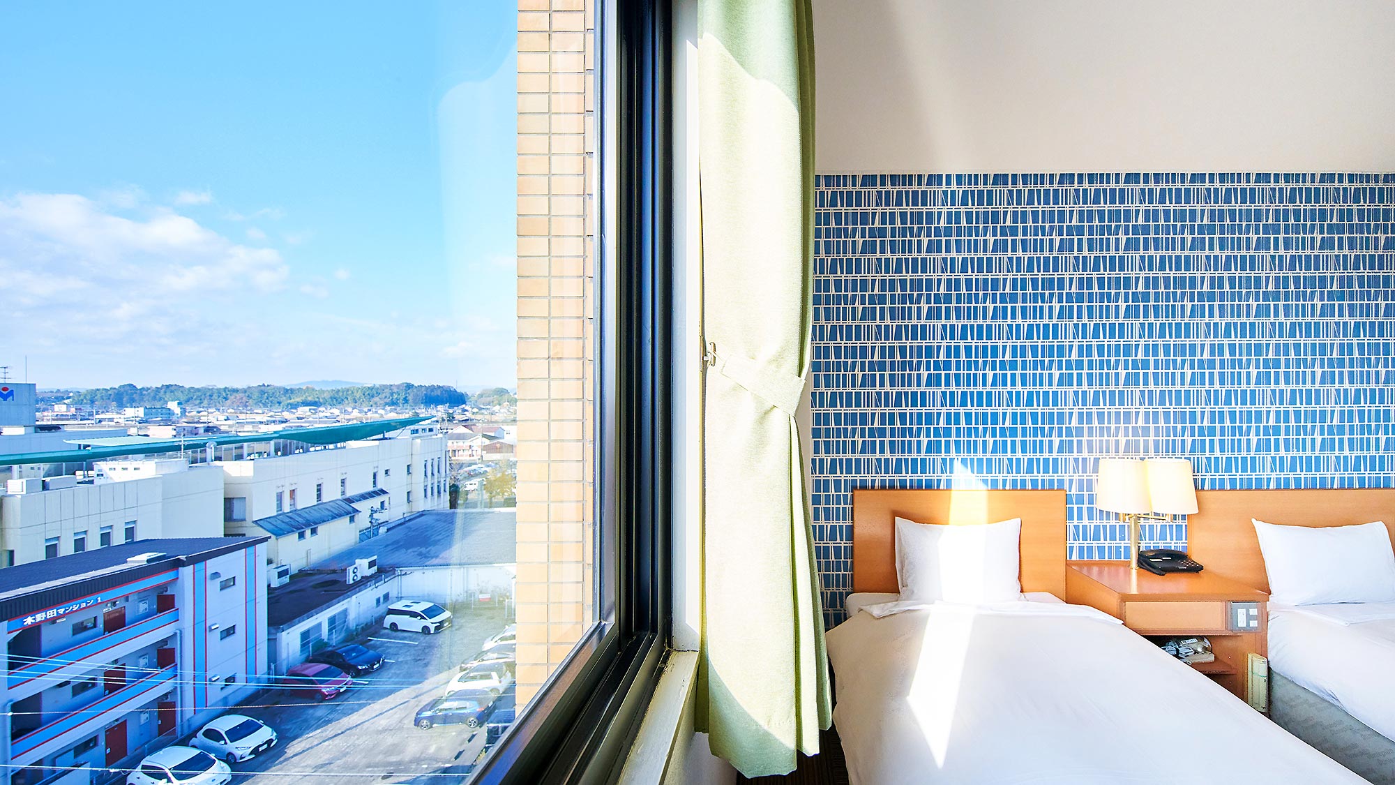 ・【ツインルーム】ビジネスにも観光にも。白を基調とした明るくて清潔感のあるお部屋です