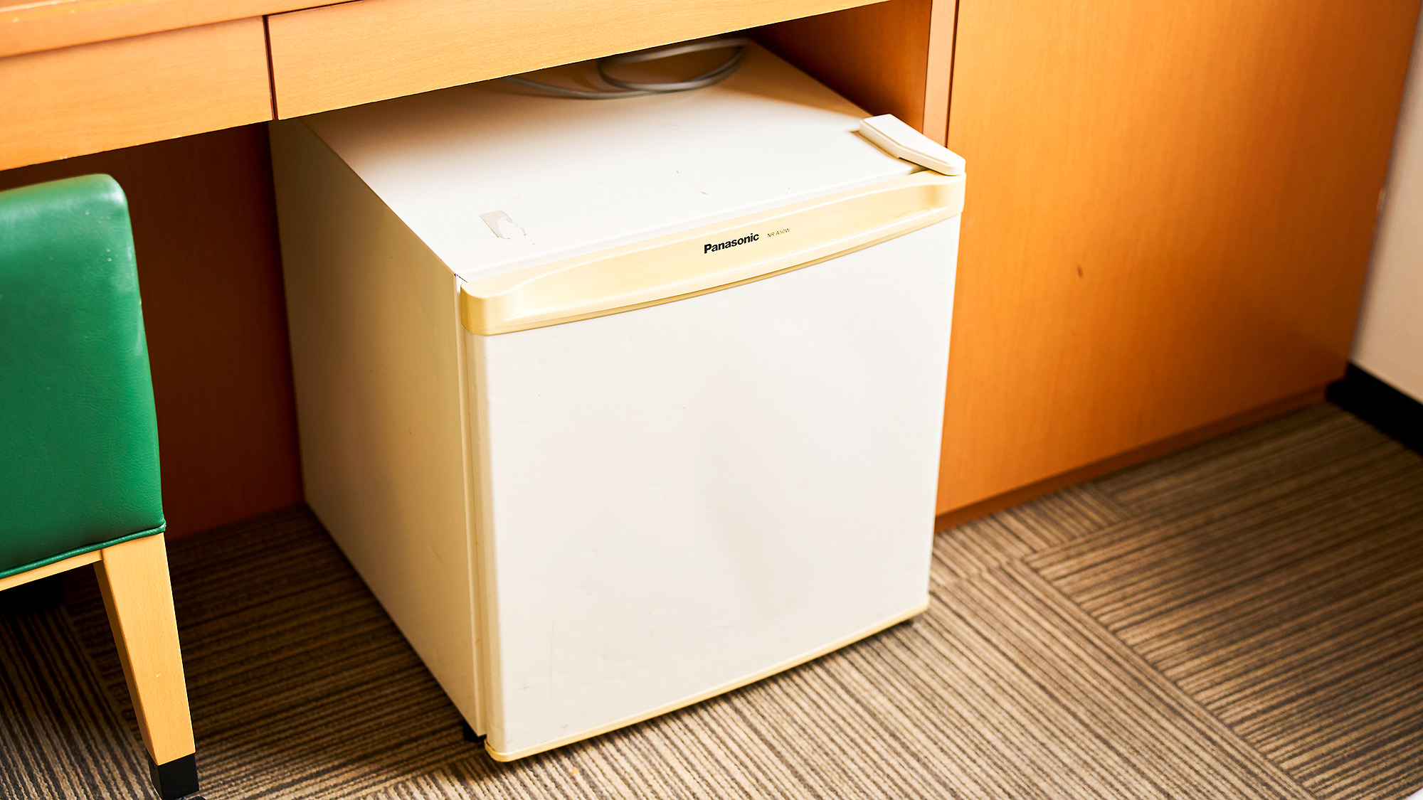 ・【客室】お部屋にはミニ冷蔵庫を完備しております。調達した食料やお飲み物の保冷に