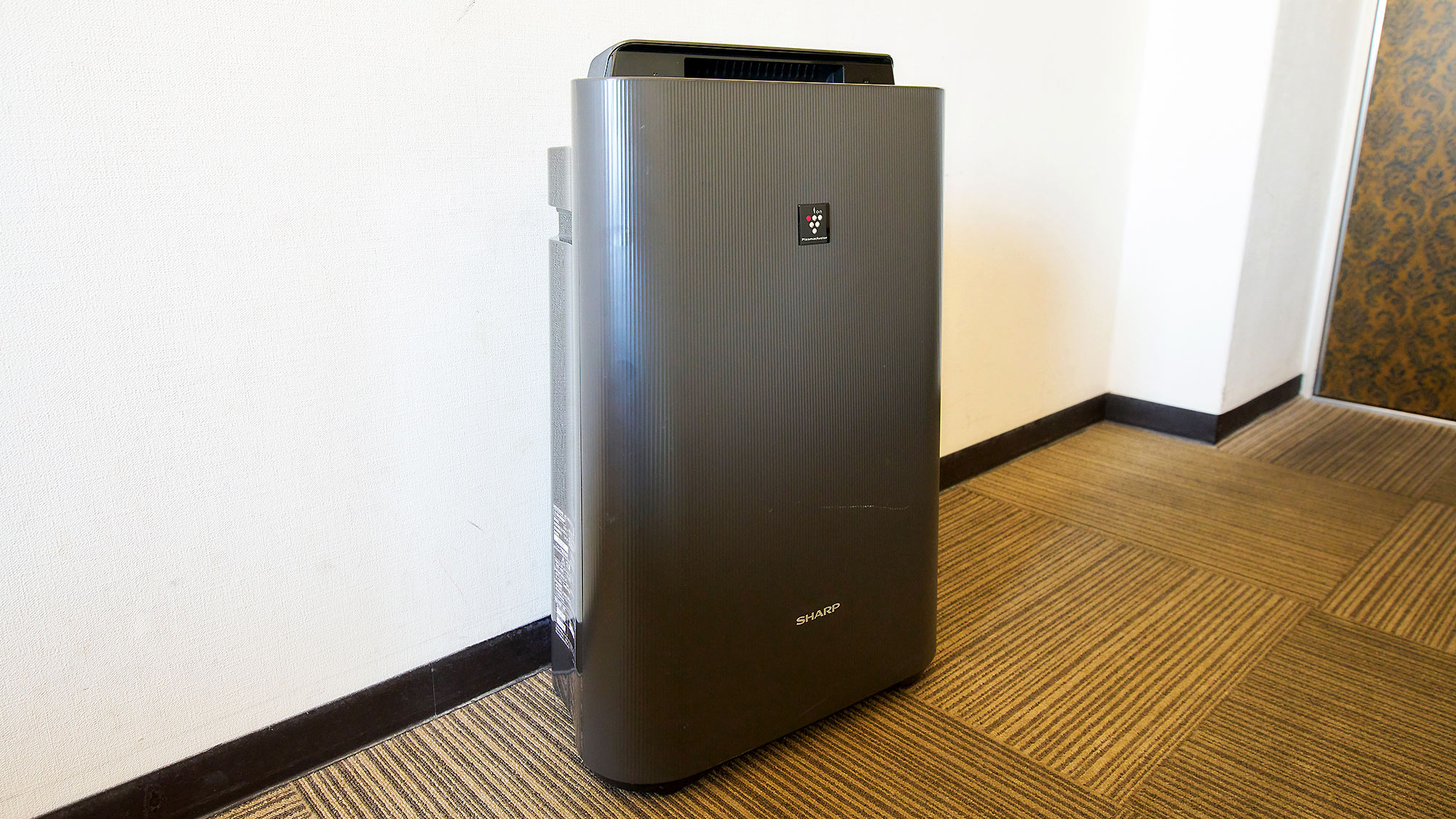 ・【部屋備品】皆様の快適な滞在のために、空気清浄機を設置しております。