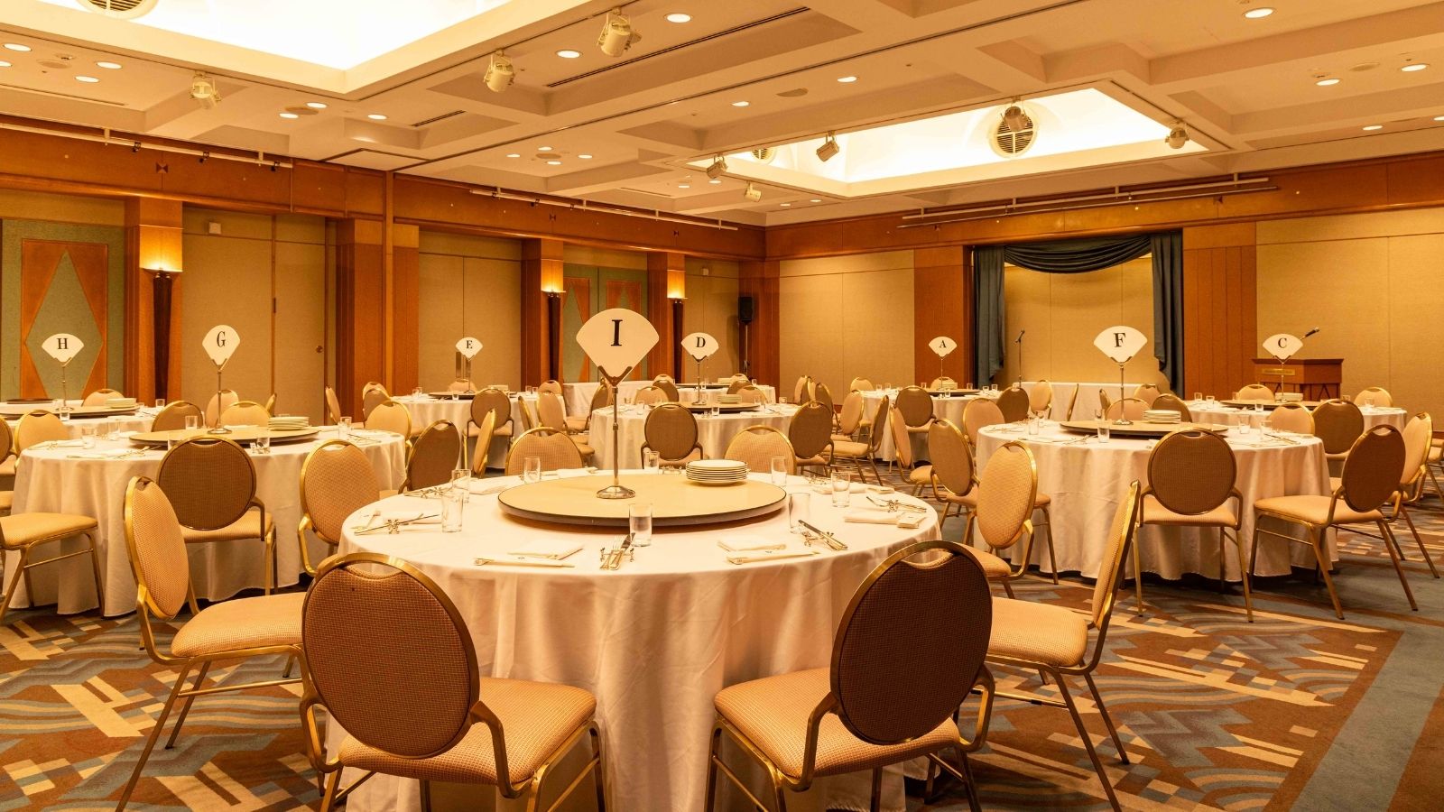 宴会会場　白扇