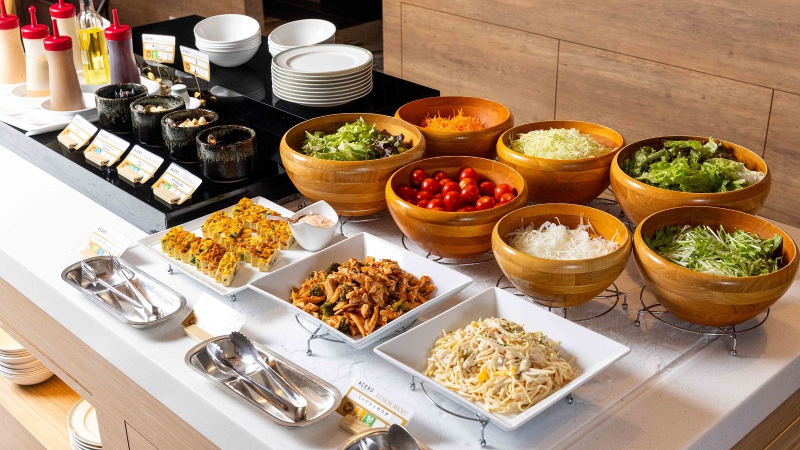 ランチ　サラダ