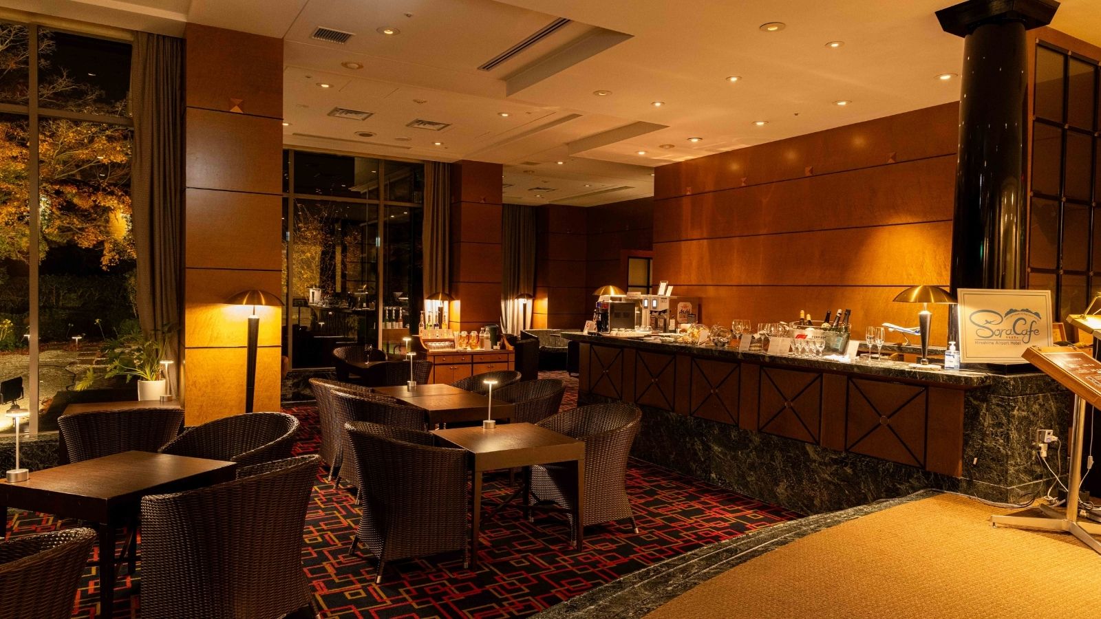 ラウンジそらカフェ　夜