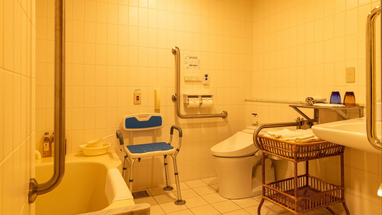 ハンディキャップ　バスルーム