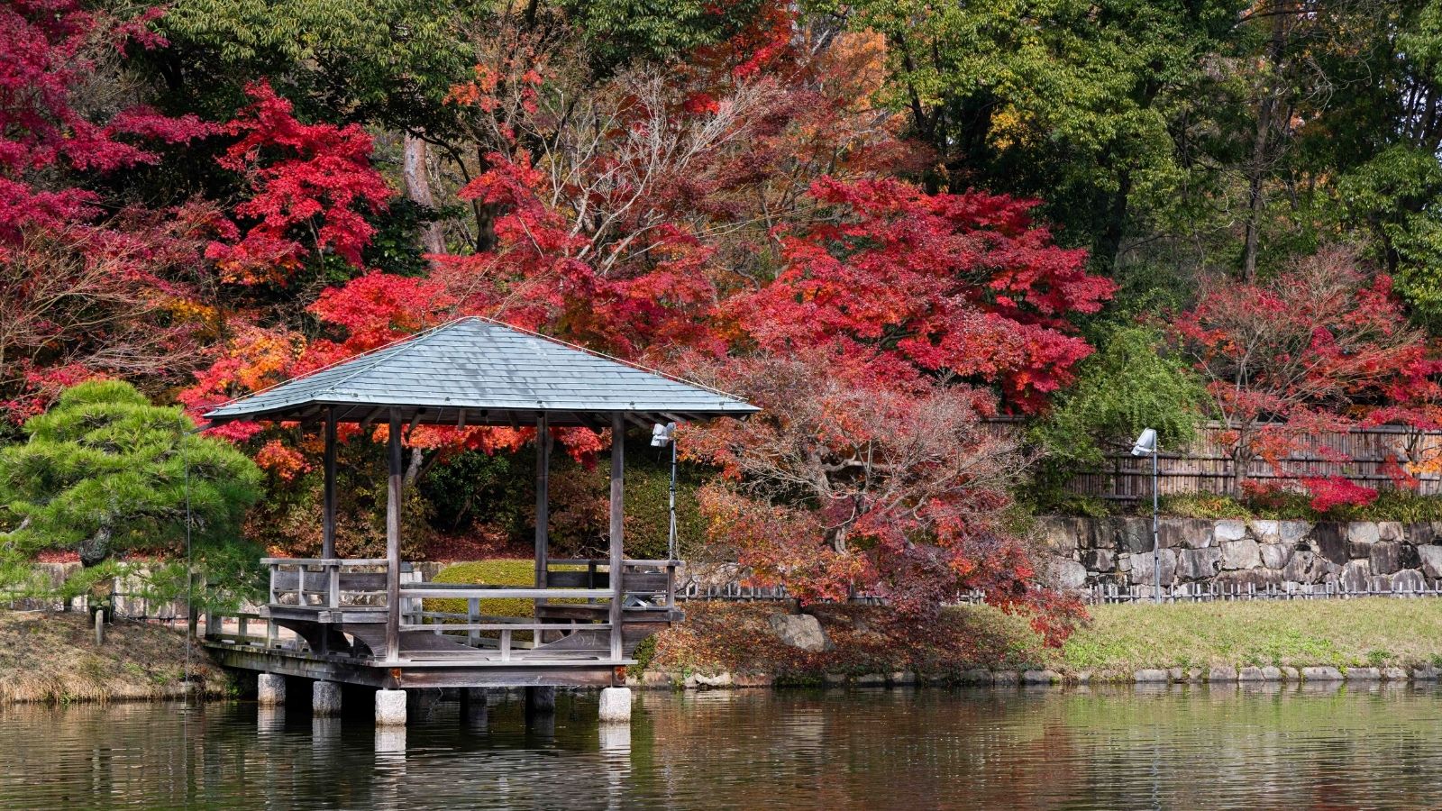 周辺観光地　三景園