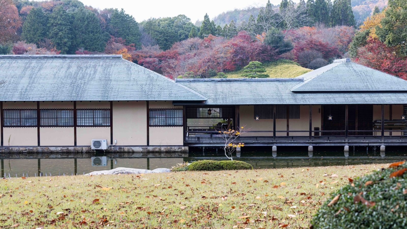 周辺観光地　三景園
