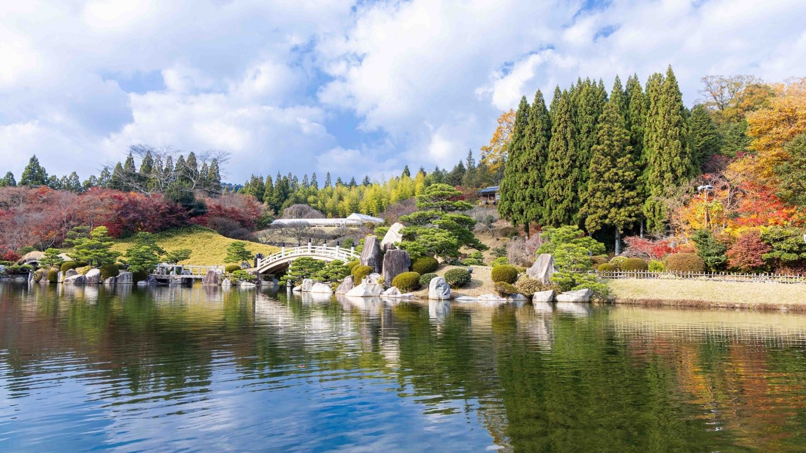 周辺観光地　三景園