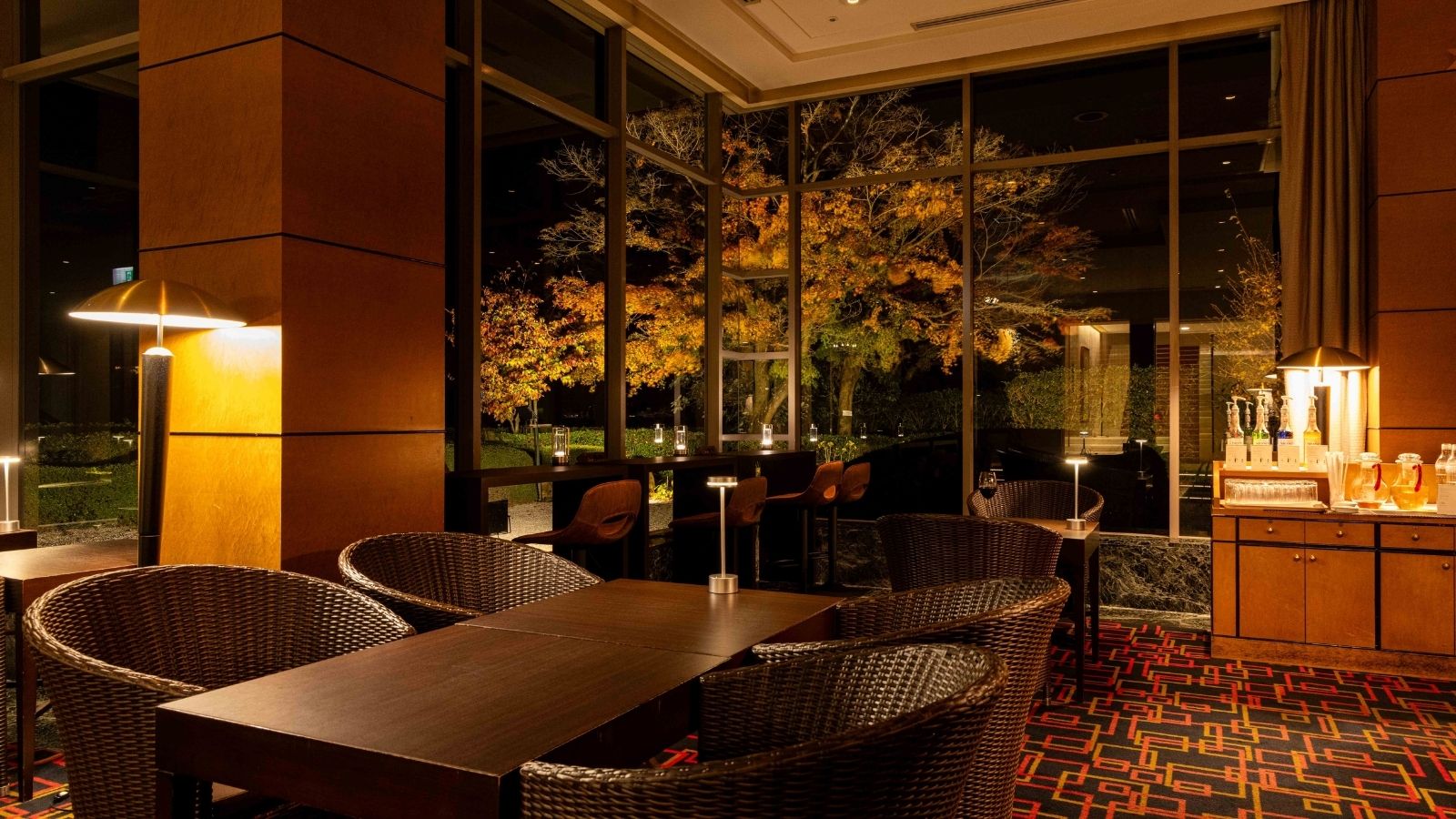 ラウンジそらカフェ　夜