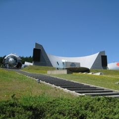 【能登島ガラス美術館】当館から車で約60分。