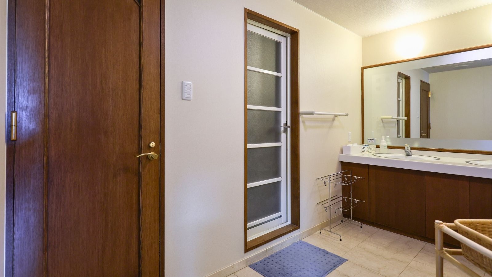 【眺望和洋室】リビング・バス付き展望客室＜59平米＞