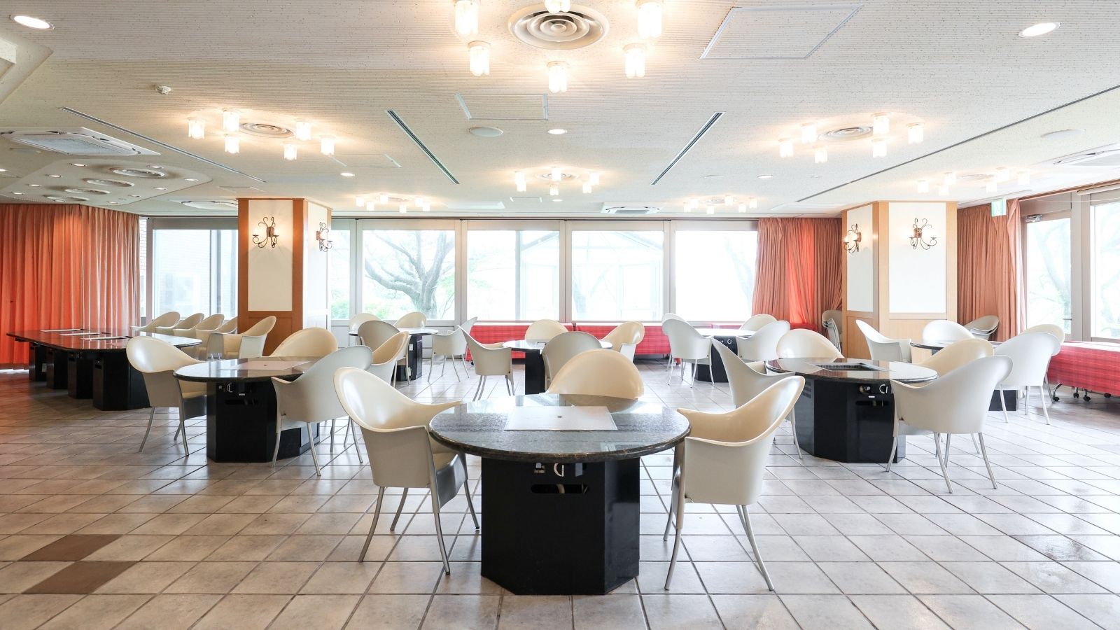 【バーベキューサロン フェルチェ】無煙ロースター完備で快適BBQ