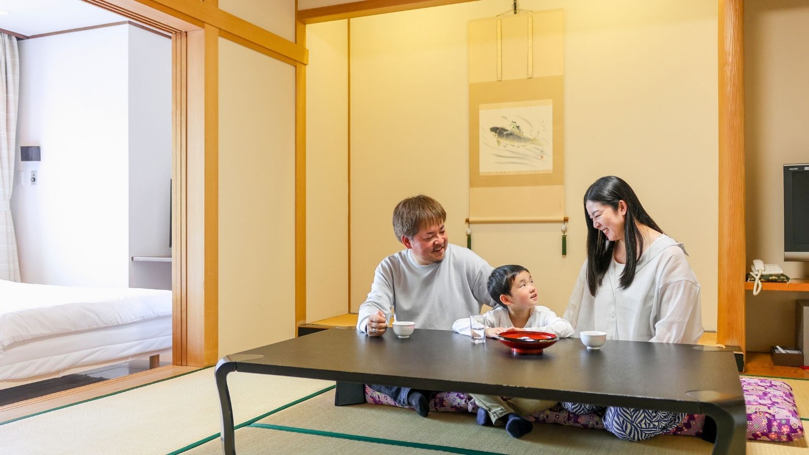 【眺望和洋室】リビング・バス付き展望客室＜59平米＞