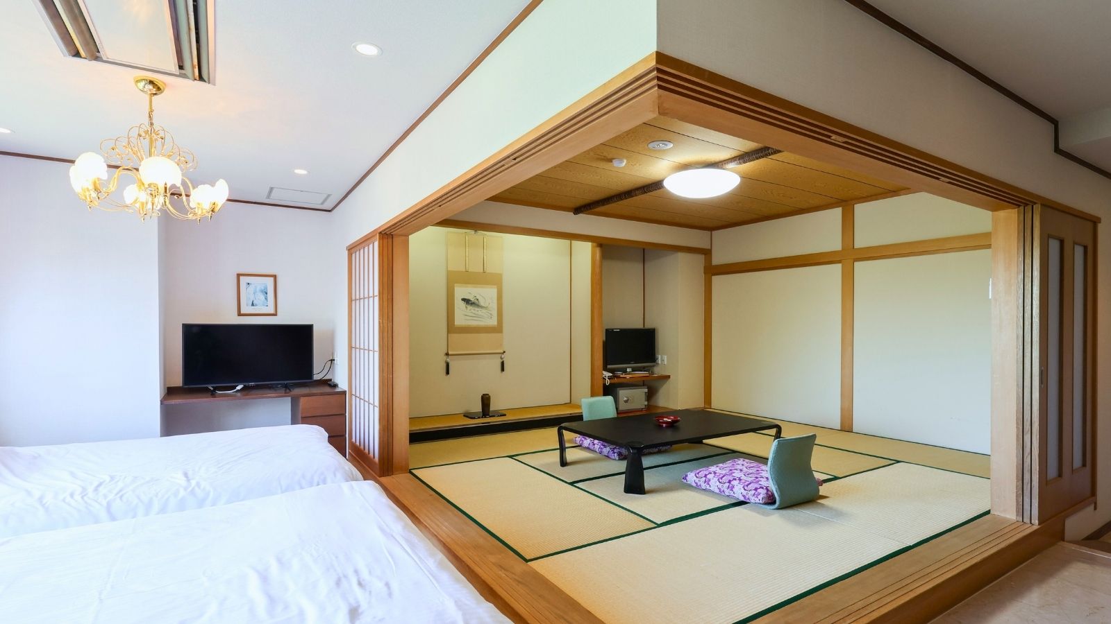 【眺望和洋室】リビング・バス付き展望客室＜59平米＞