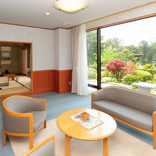 【和洋室特別室Aタイプ一例】部屋が3室に分かれるスイートルームタイプのお部屋です。