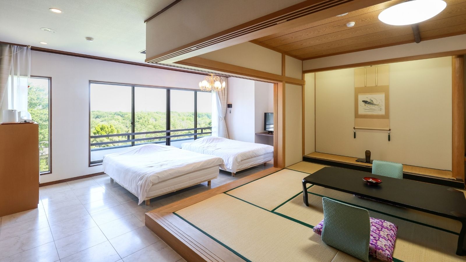 【眺望和洋室】リビング・バス付き展望客室＜59平米＞