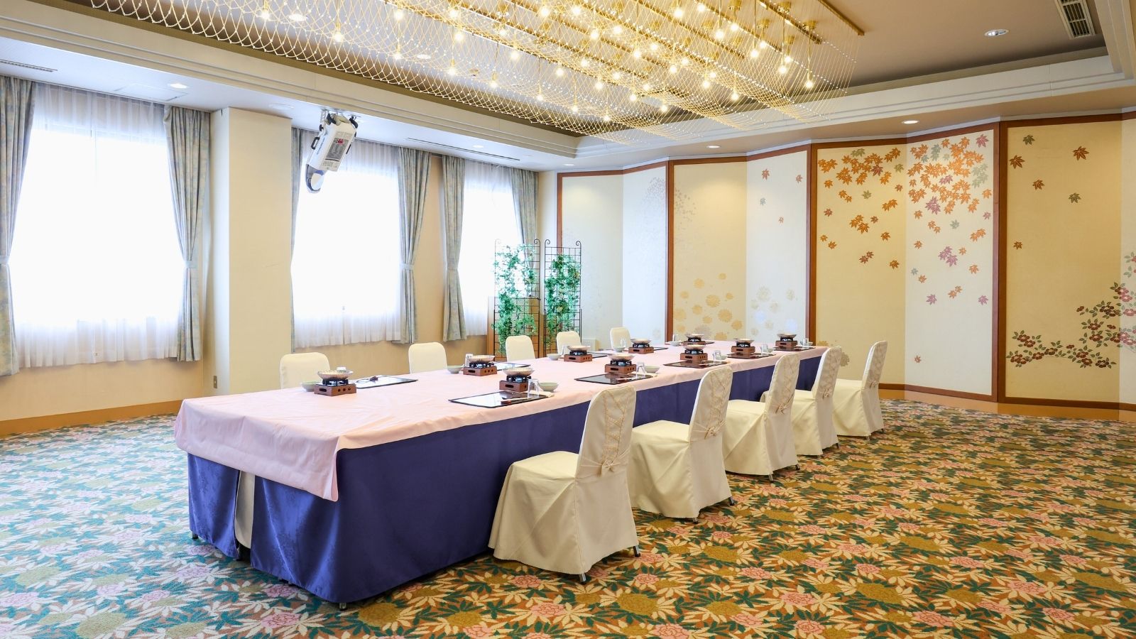 【多目的ホール 羽咋】140席の中規模ホール