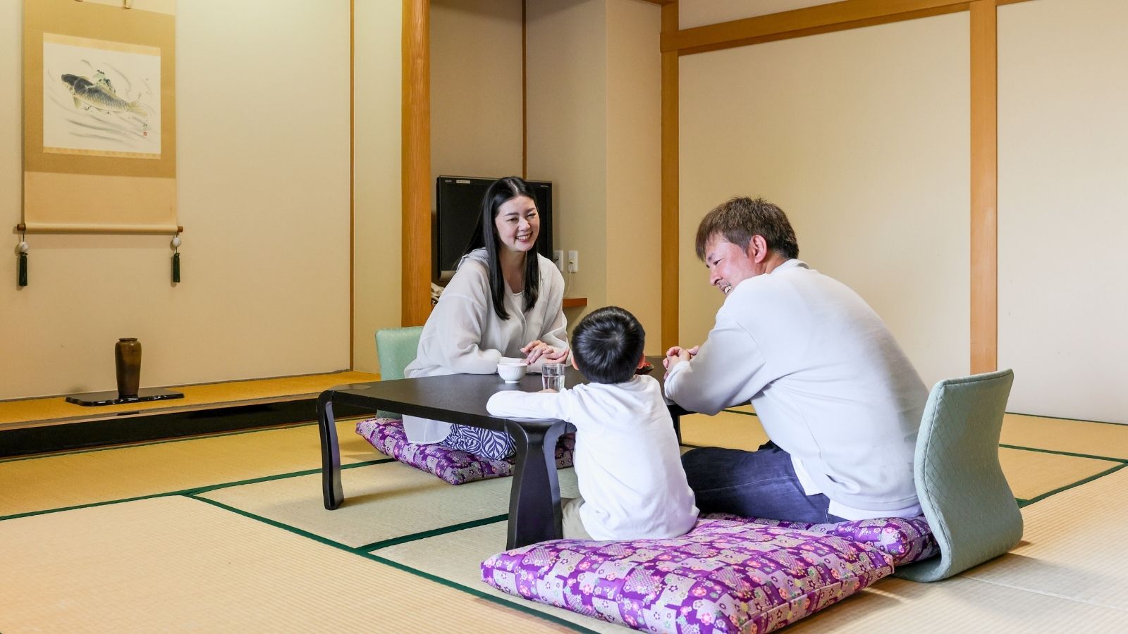 【眺望和洋室】リビング・バス付き展望客室＜59平米＞