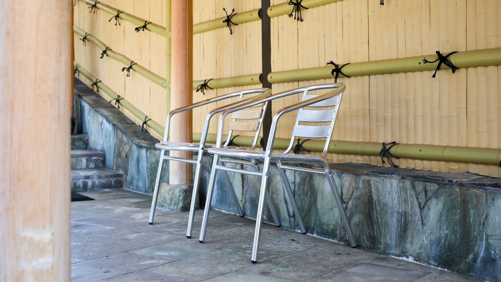 【露天風呂休憩処】四季折々の自然を感じる露天風呂。