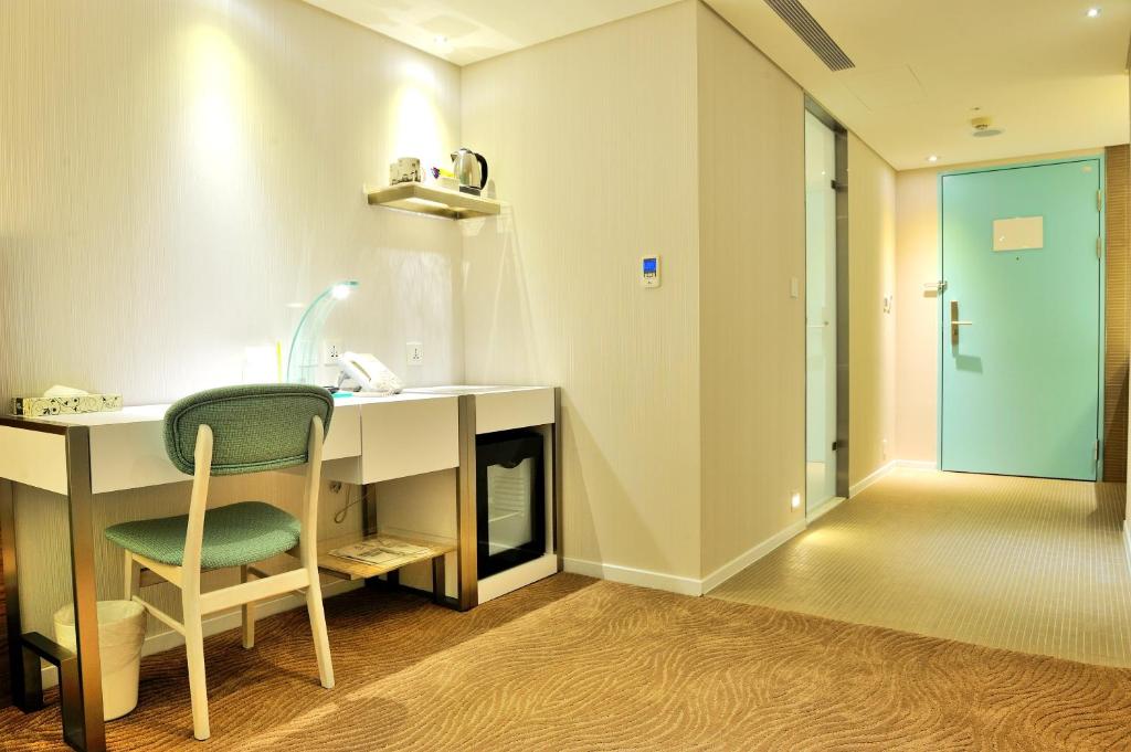 スーペリアクィーン　窓なし