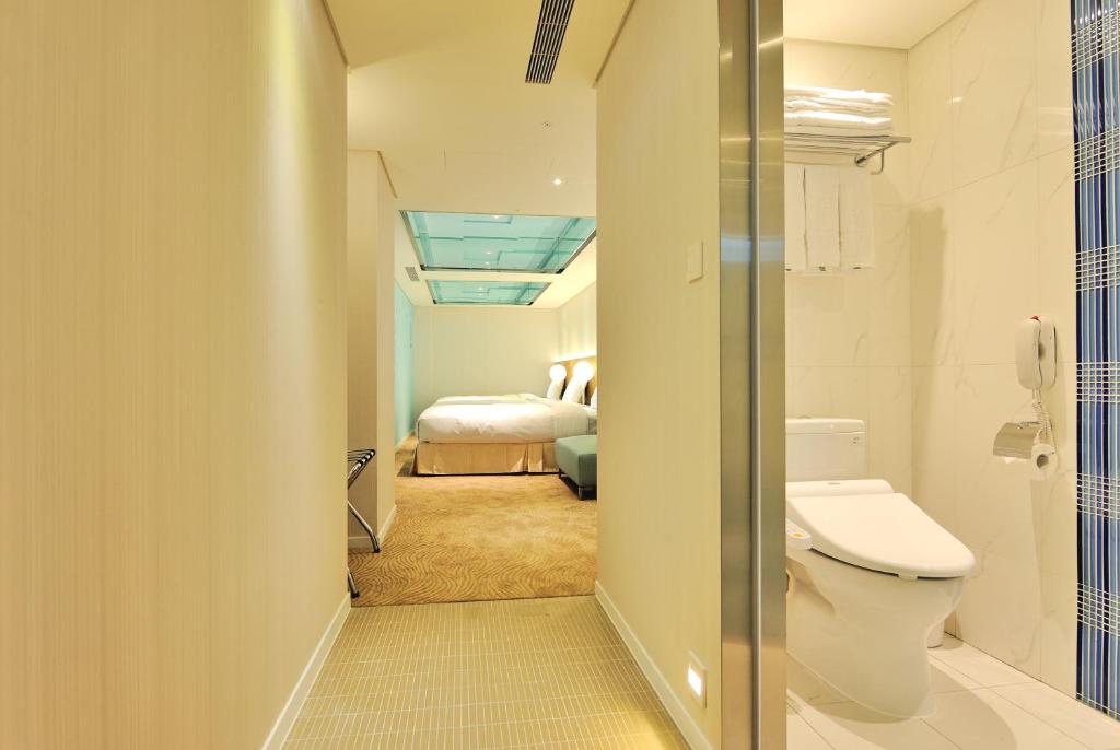 デラックストリプル　窓なし