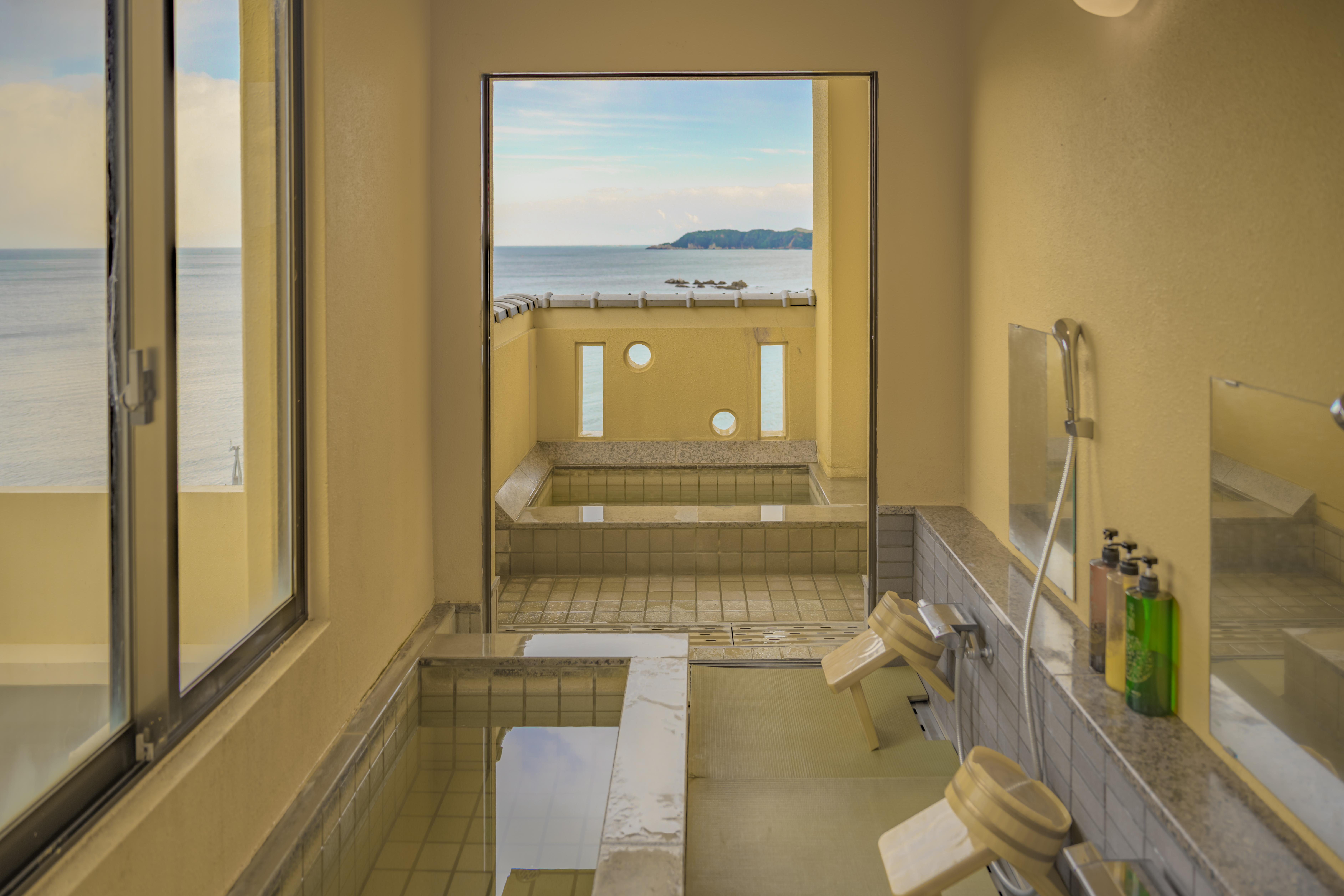 貸切露天付お風呂。無料、先着順でご予約受付。