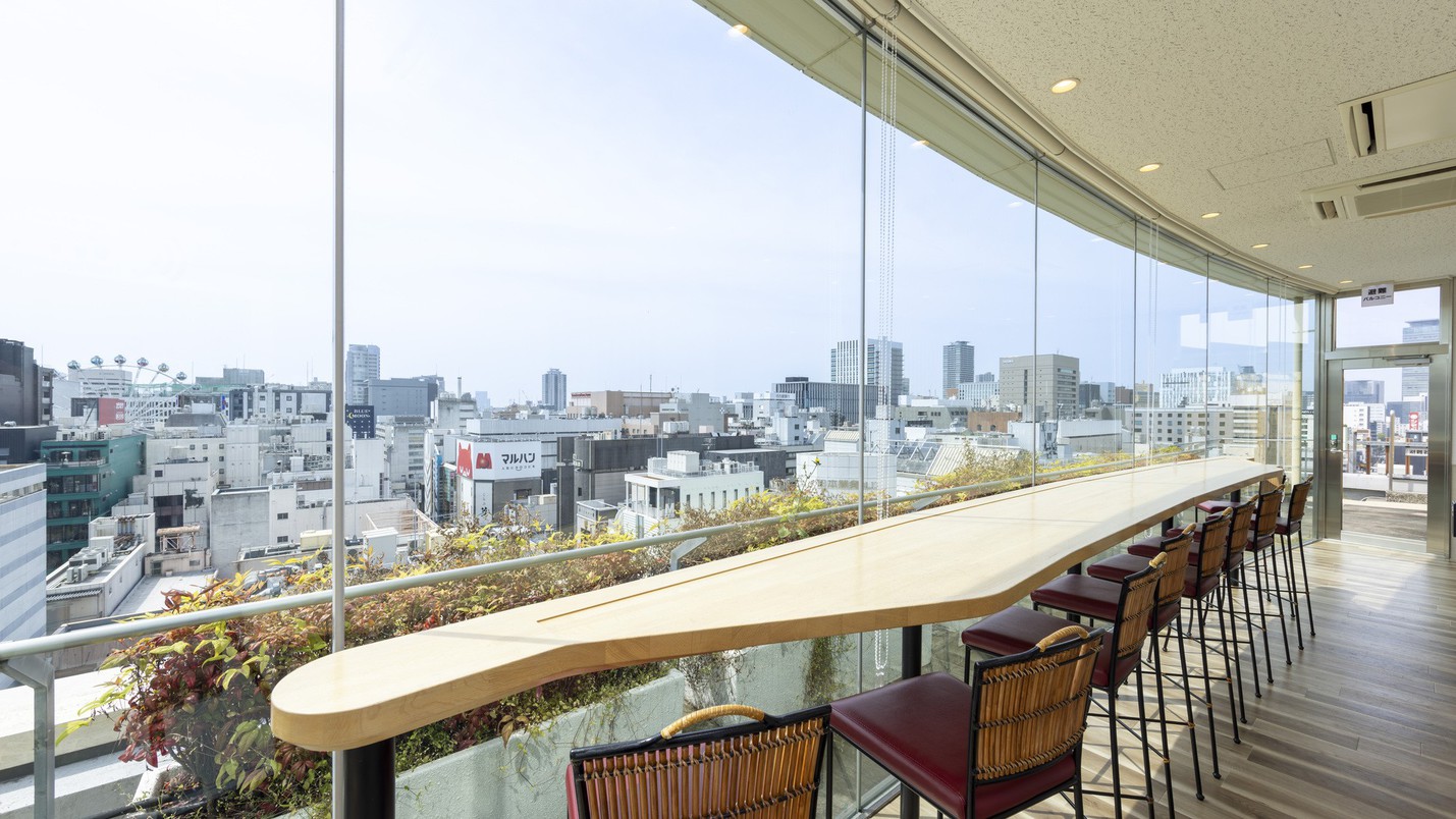 12階ラウンジからは栄の街並みをご覧いただけます