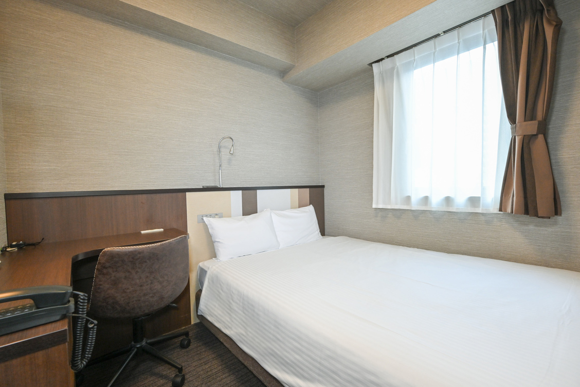 【スタンダードルーム】ダブルベッド採用　12平米