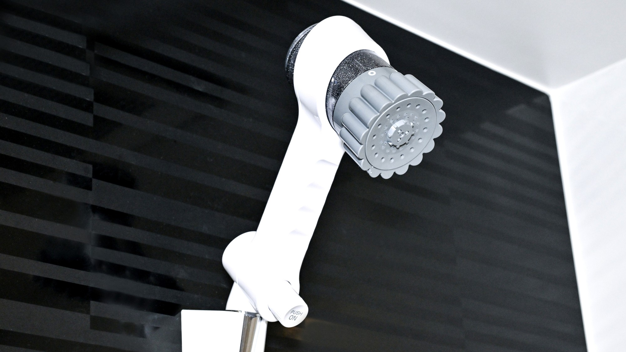 客室のシャワーヘッドは3種類の吐水モードに切替できます。