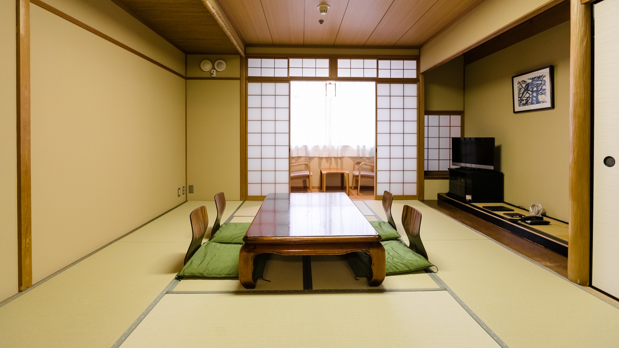 ・【和室10畳】5名様まで宿泊可。家族やグループにおすすめです