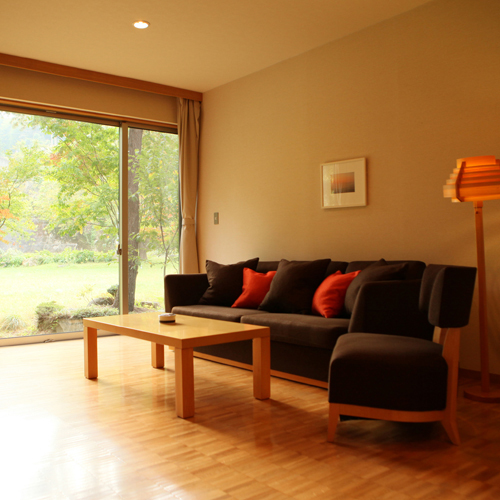 [Scandinavian-style Western-style room "Misuzu"] Natural, simple and warm interior. The sofa is perfect for a lively conversation between couples.