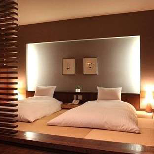 [Modern living style Japanese-Western room "Ibuki"] The bedroom space is covered with tatami mats, so even couples who prefer futons can relax comfortably.