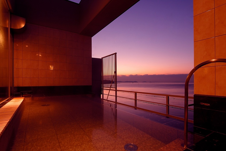 Open-air bath (sunset)