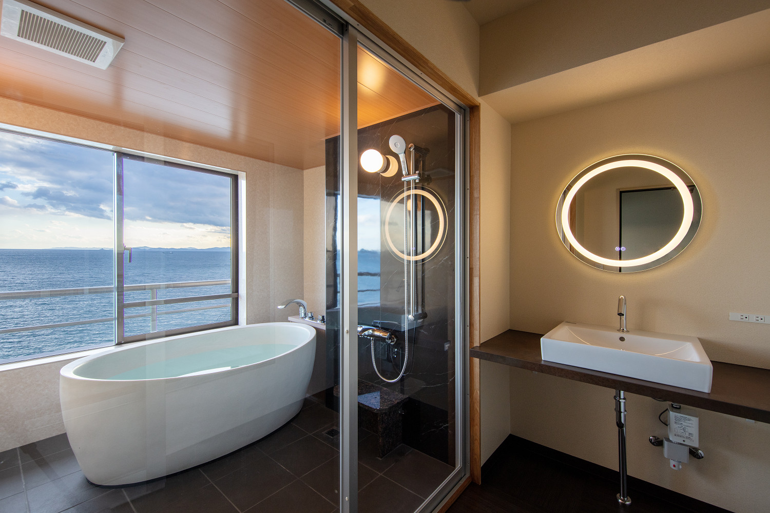 半露天風呂ツインルーム