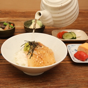 贅沢朝食☆博多鯛茶漬け☆朝食はルームサービス／全室ハーバービュー＆3つのラウンジが無料☆駐車場無料